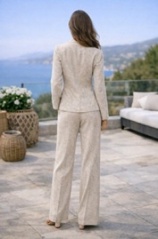 DC13B703-D6B7-4992-8318-B7883460CBEF